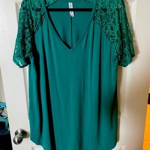 Lace sleeve emerald green top